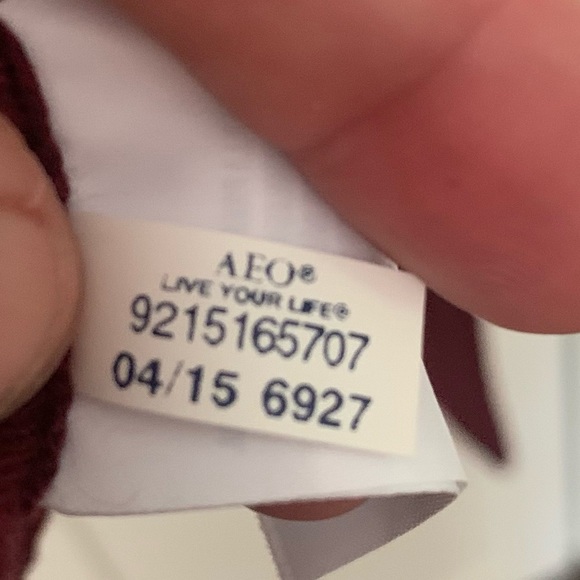 American Eagle Burgundy Light Knit Cotton Blend Oversized V-Neck Sweater Sz. M - Picture 13 of 16